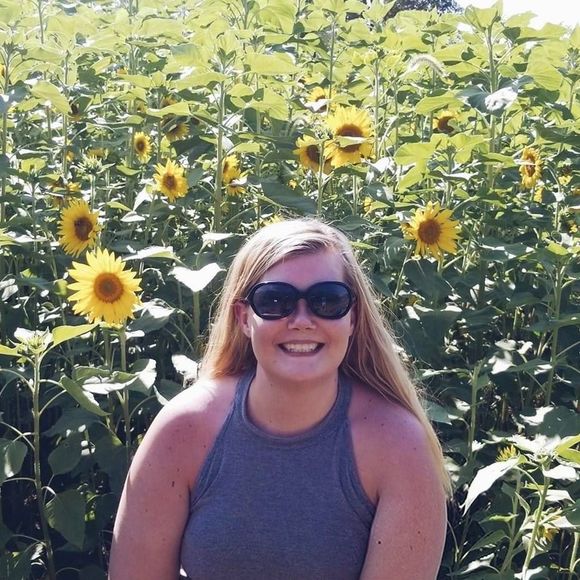 Meet your Posher, Jennifer - Picture 1 of 1